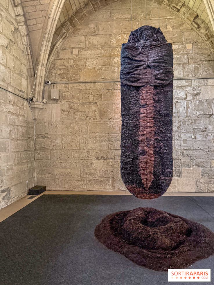 Inkarna : l’exposition de Yosra Mojtahedi à l’Abbaye de Maubuisson