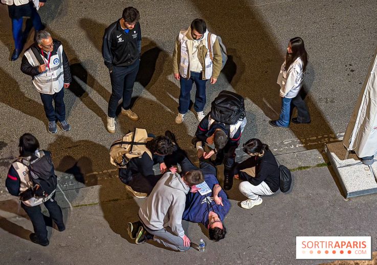 Simulation géante des pompiers de Paris sur les quais parisiens - IMG 3861
