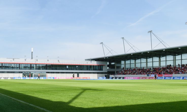 Autour du Terrain - FC Bayern Campus Stadion 6147 (cropped)