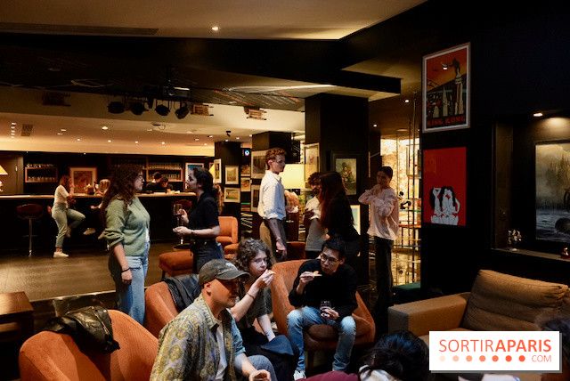 Sparkling VR - ambiance lounge et groupe