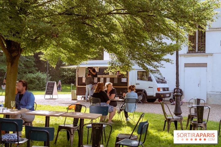Guinguette du dispensaire et Foodtruck des Écuries au parc du Dispensaire de Sartrouville dans les Yvelines - photos