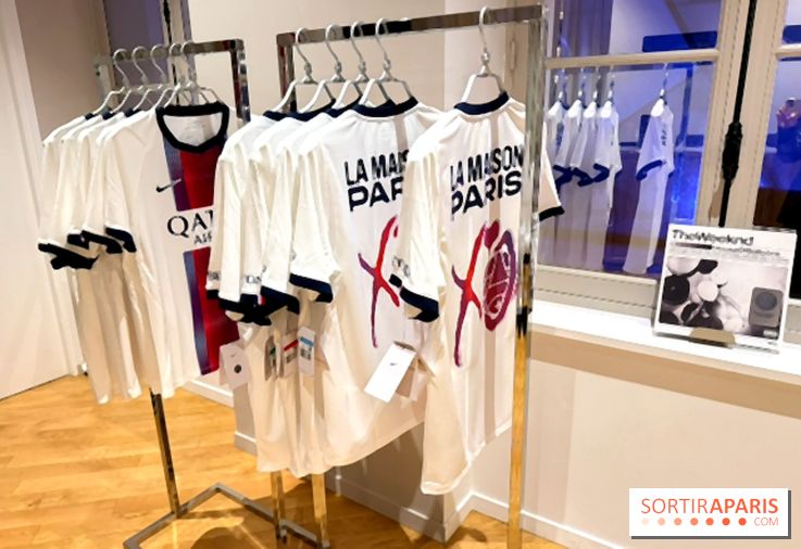 Ici C’est Paris La Maison : nos photos du pop-up gratuit du PSG à Paris - Les maillots PSG x XO à La Maison