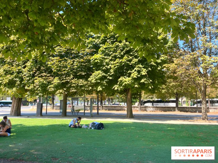 La promenade du Cours de la Reine, une ancienne promenade royale le long des quais de Seine
