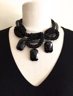 Vente de bijoux et accessoires Alexandra Deloison au Chalet 