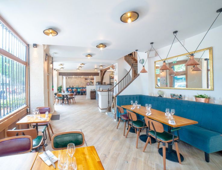 La Bouteille d'or : institution modernisée face à Notre Dame