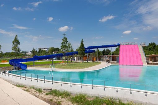 piscine des murs à pêches à Montreuil