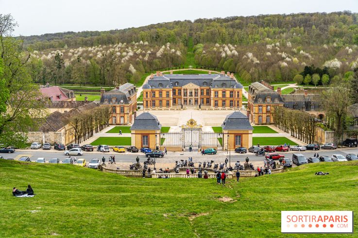 Où pique-niquer dans les Yvelines, les meilleurs bons plans aux superbes vues - butte devant château de Dampierre
