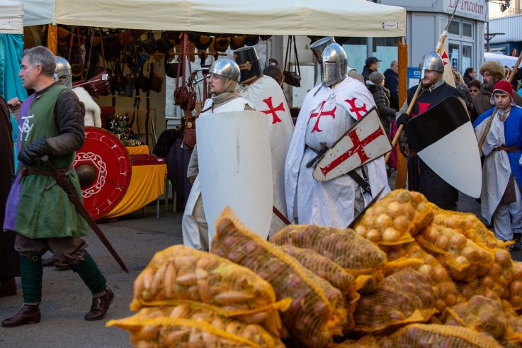 Médiévale de Mantes 2024 : une immersion festive gratuite au cœur du Moyen Âge à Mantes-la-Jolie