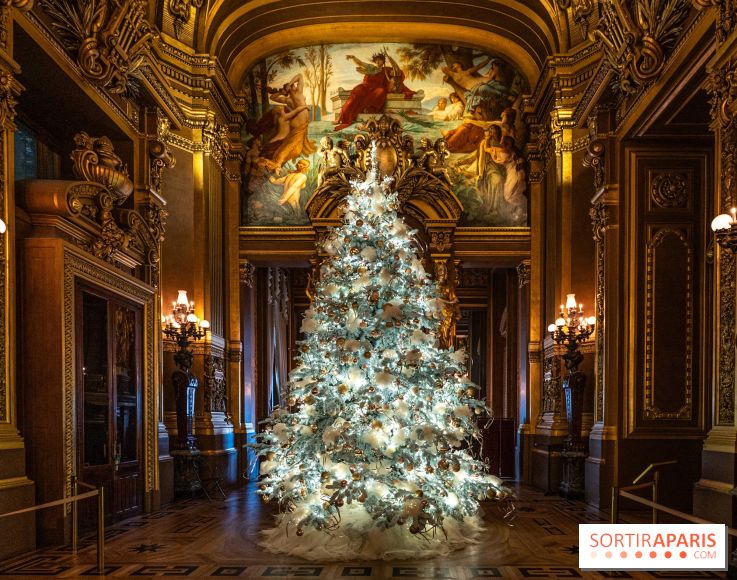 Top 15 des plus beaux Sapins de Noël à Paris 2024 : de quoi mettre des paillettes dans vos yeux