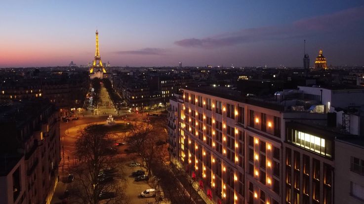Hôtel SAX Paris, le nouvel écrin luxueux du 7e avec restaurants, spa et rooftop avec vue Tour Eiffel
