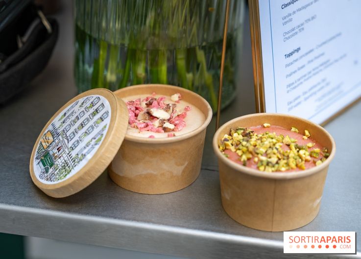 Nina Métayer installe son chariot à glace chez Maison Colbert