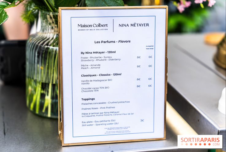 Nina Métayer installe son chariot à glace chez Maison Colbert