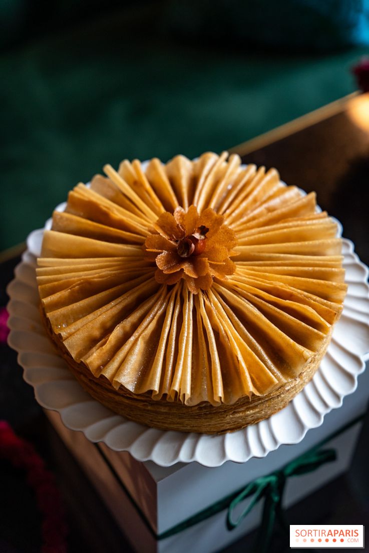 Galette des Rois La Réserve Paris : la belle Fleur de Noisette 2026