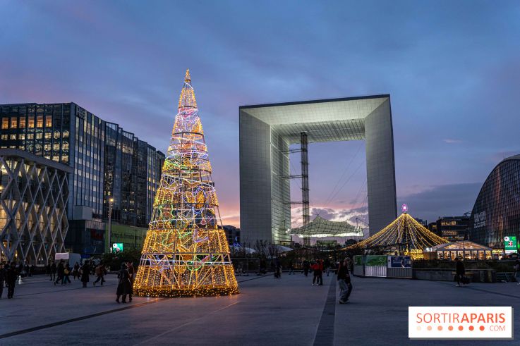 Top 10 des plus beaux sapins de Noël de Paris 2025 : La Défense