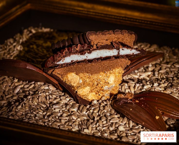 L'Oeuf de Pâques Tournesol du Péninsula Paris, la "Fleur de Lumières" par Anne Coruble