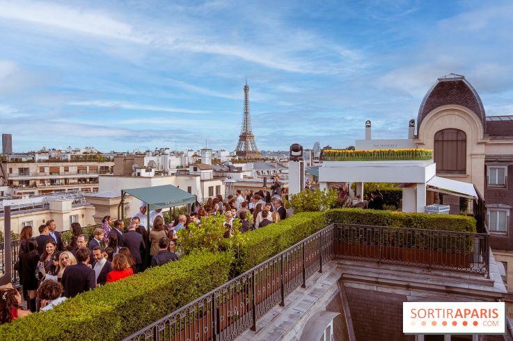 La terrasse en Rooftop du Peninsula Paris 2026, le bar perché à la vue exceptionnelle