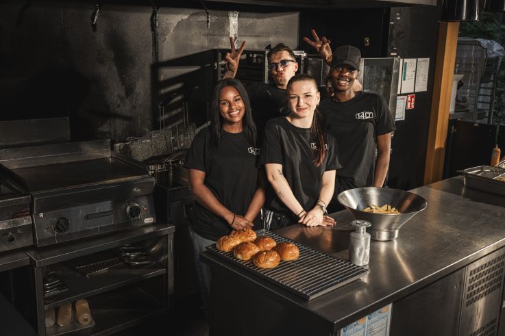 Mallory Gabsi ouvre 140°, la friterie Belgian Fritkot à Paris