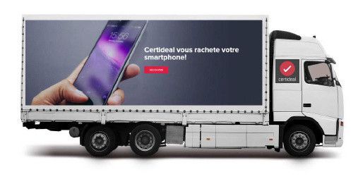 Le High-Tech Truck Place de la République pour revendre ses appareils