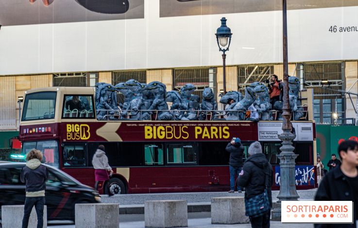 Quand des dinosaures défilent à Paris