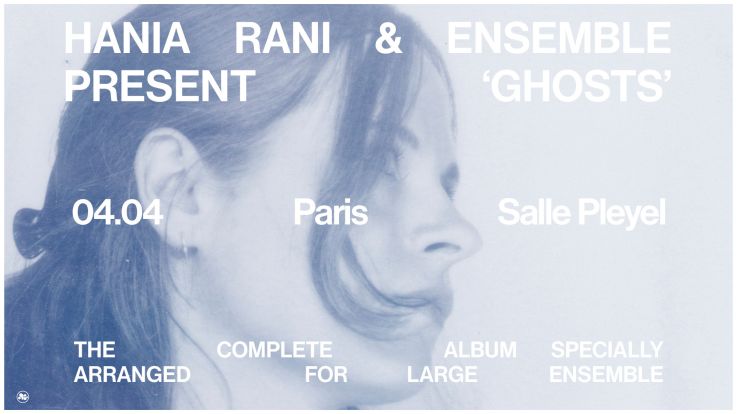 Hania Rani en concert avec un ensemble à la Salle Pleyel à Paris en avril 2025