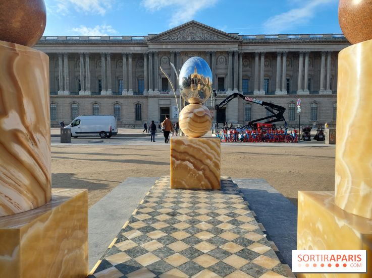 Paris : quel est ce portail monumental installé sur la place du Louvre ?