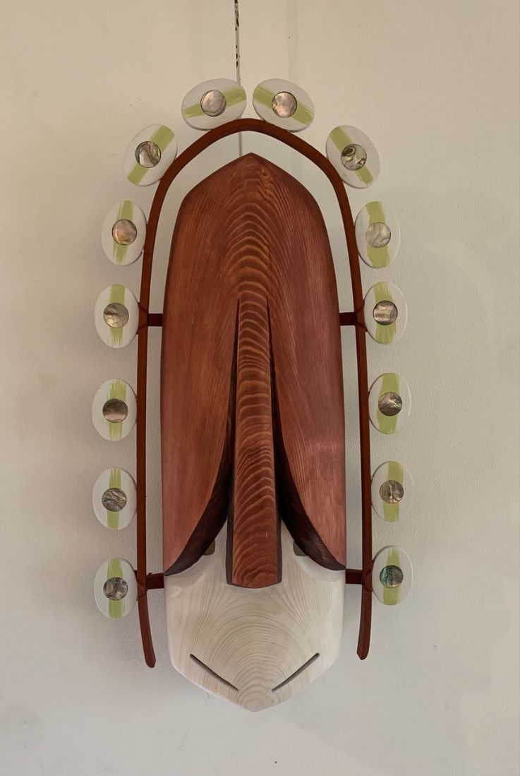 Les pastels de Jean Malaurie entourés de masques inuit et d’art amérindien à la Galerie Orenda