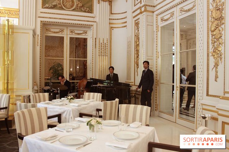 Peninsula : The Lobby