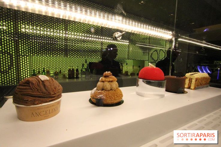 Le Café Renault sur les Champs