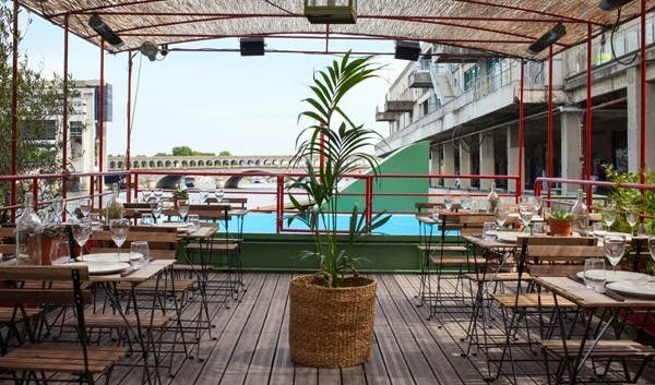 Le Playtime : la péniche terrasse piscine !