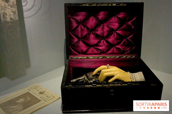 Persona, l'exposition terrifiante au Musée du Quai Branly