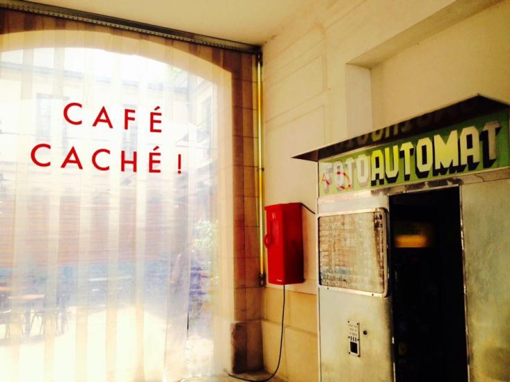 Découvrez le Yoga Roll sur une terrasse cachée de Paris