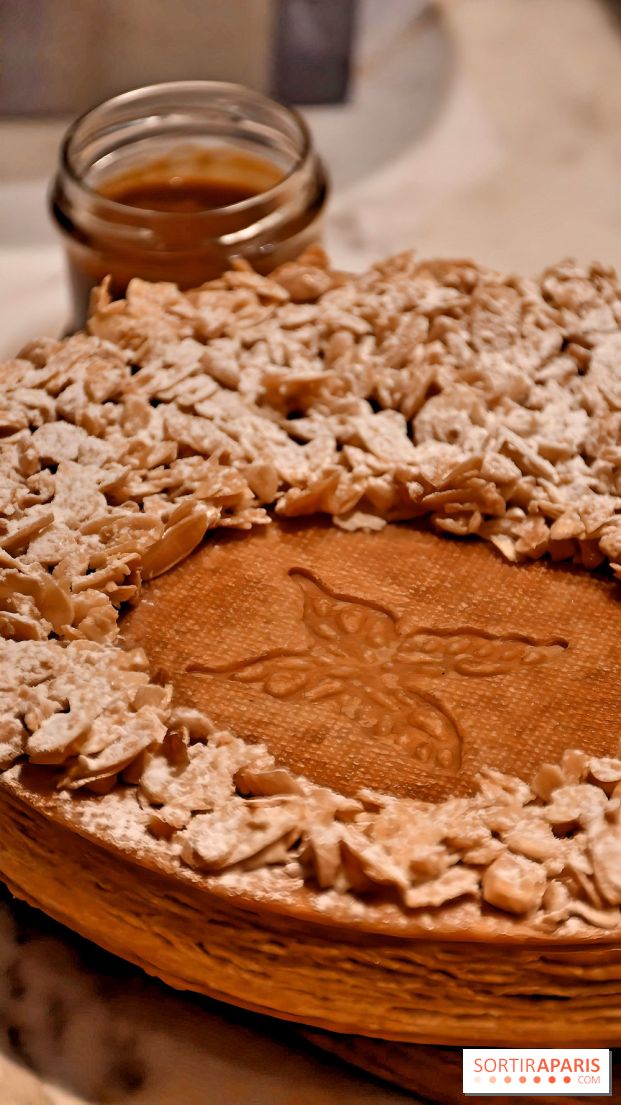 Amande, Vanille & Tonka la galette des rois 2025 de Matthieu Carlin à l'Hôtel de Crillon