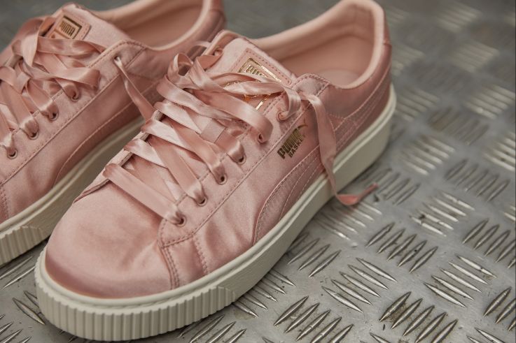 Foot Locker signe une collaboration avec la chanteuse Dua Lipa