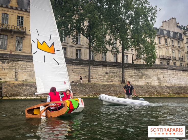 Du kayak et du canoë gratuit sur la Seine face à l'Île SaintLouis à la