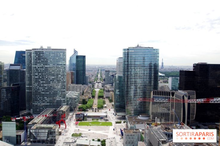 Réouverture du toit de la Grande Arche de La Défense