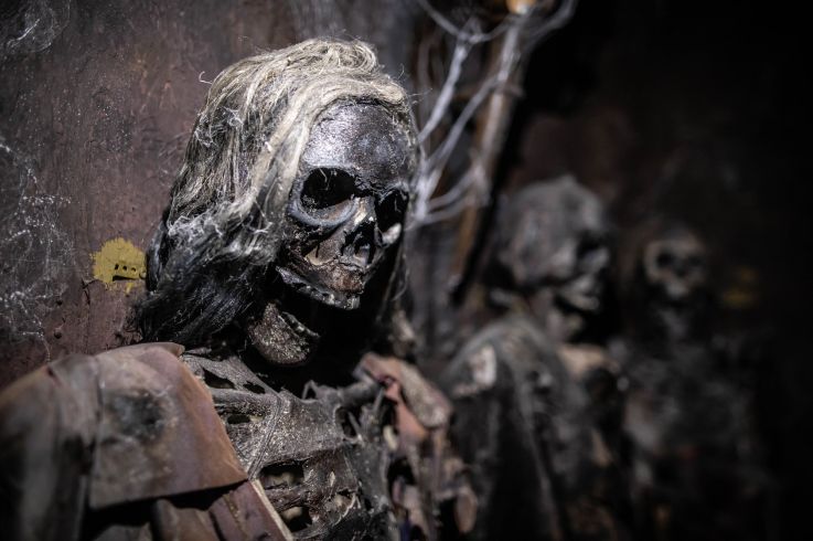 La Crypte : l'escape game qui fait tourner les tables au Donjon de Paris