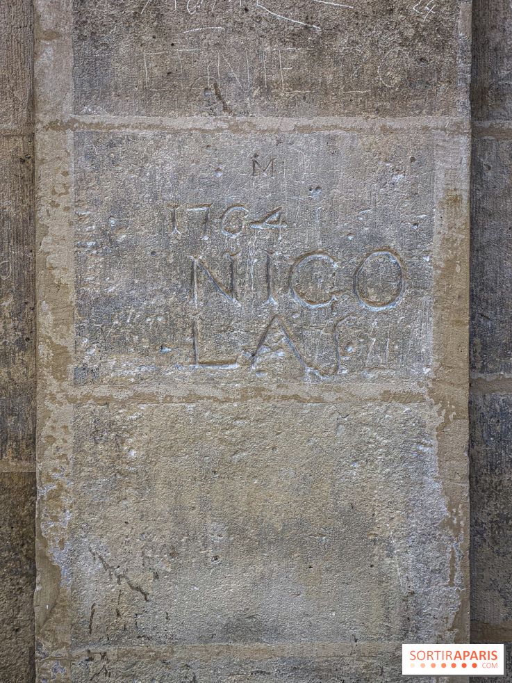 Le saviez-vous ? Ce graffiti de 1764 sur la place des Vosges est le plus vieux de Paris