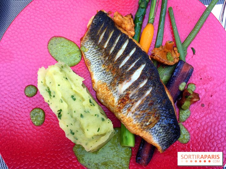 Le restaurant-terrasse des Jardins du Marais - Dorade snackée, légumes de saison