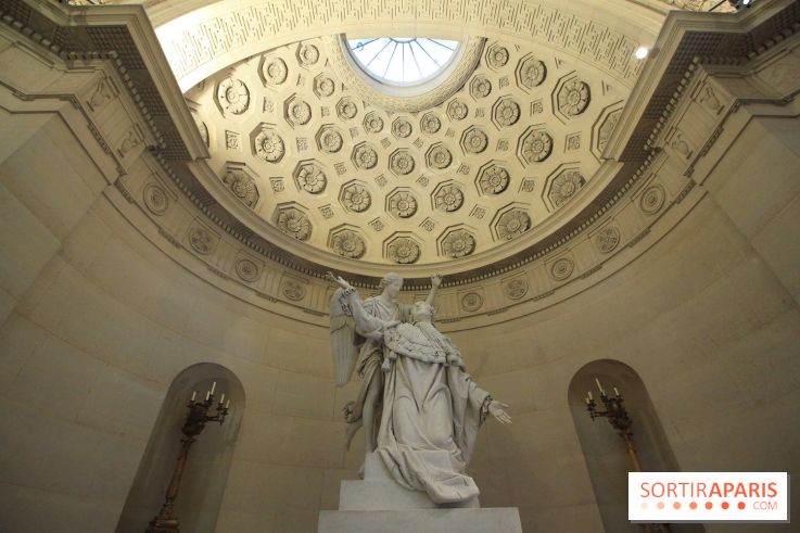 Un monde de plis à la chapelle Expiatoire