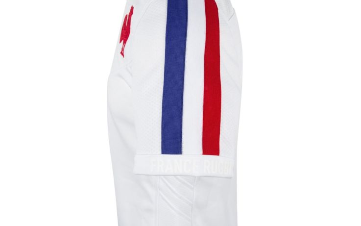 XV de France de rugby : le nouveau maillot des Bleus dévoilé 