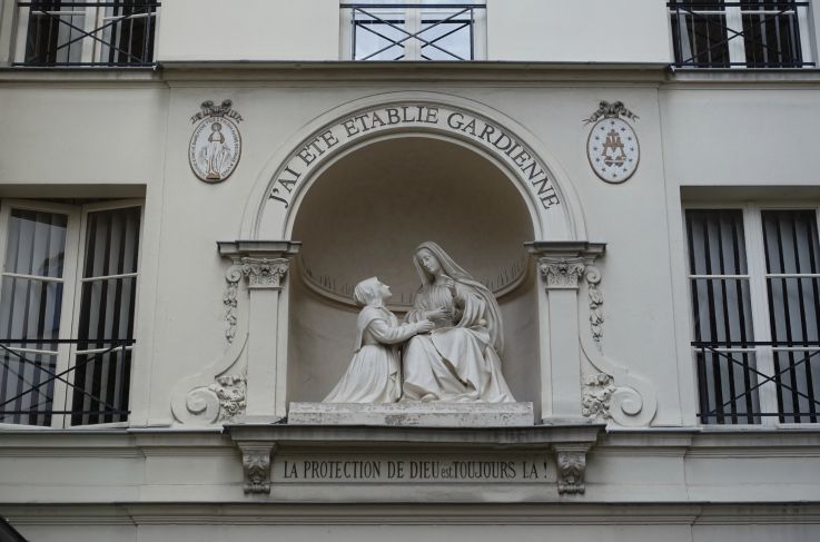 Chapelle de la Médaille Miraculeuse, une chapelle discrète qui cache un lieu de pèlerinage mondial