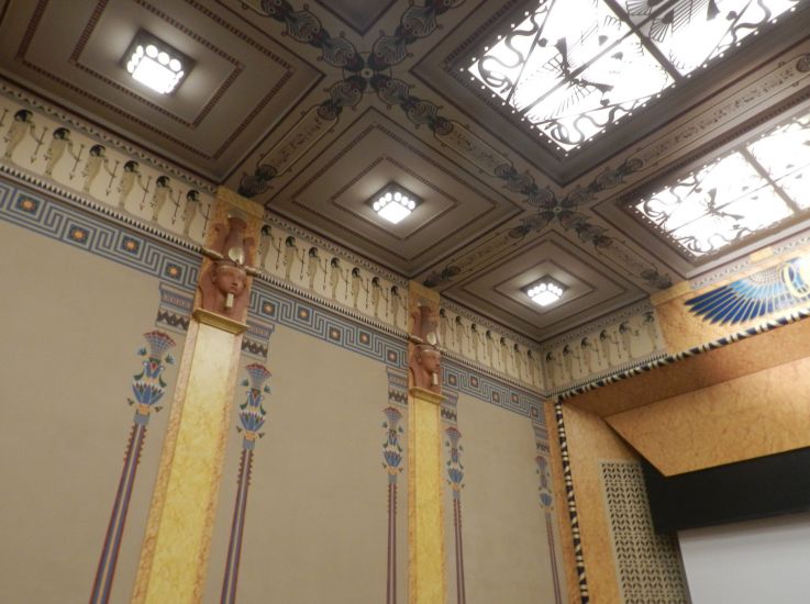 Éphéméride du 5 octobre à Paris : Le magnifique cinéma Le Louxor est sauvé de la destruction