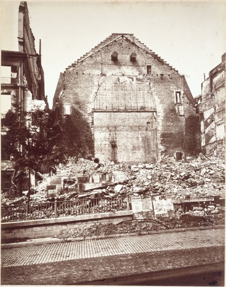 Éphéméride du 27 octobre à Paris : Le Théâtre de la Porte Saint-Martin ouvre, construit en 3 mois !
