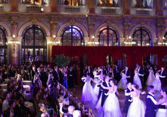 Bal des Parisiennes 2018 : un vrai bal viennois à l'Hôtel Intercontinental Paris Le Grand