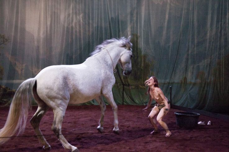 HATE de Laetitia Dosch au Théâtre Nanterre-Amandiers