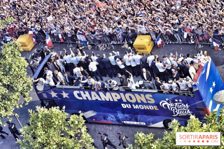 Défilé de l'Equipe de France sur les Champs-Elysées, les photos