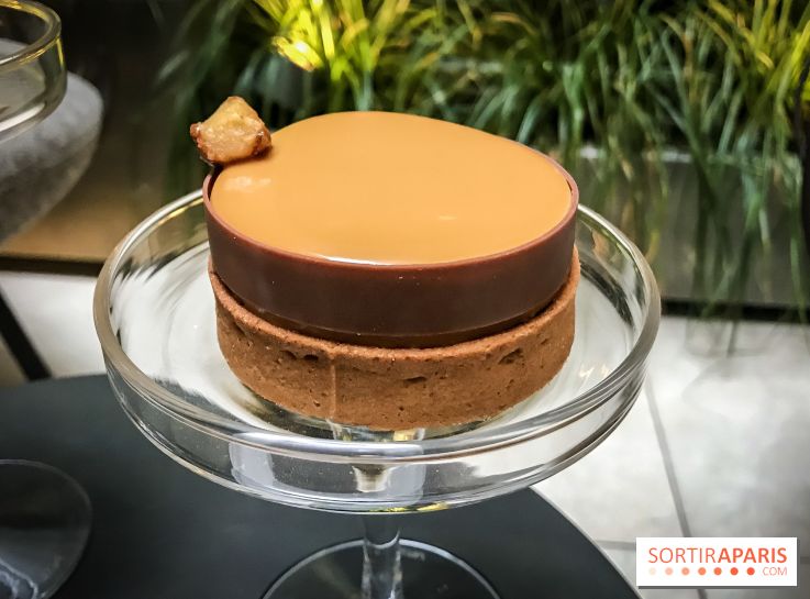 Tea-time Hotel Duo by Kevin Lacote