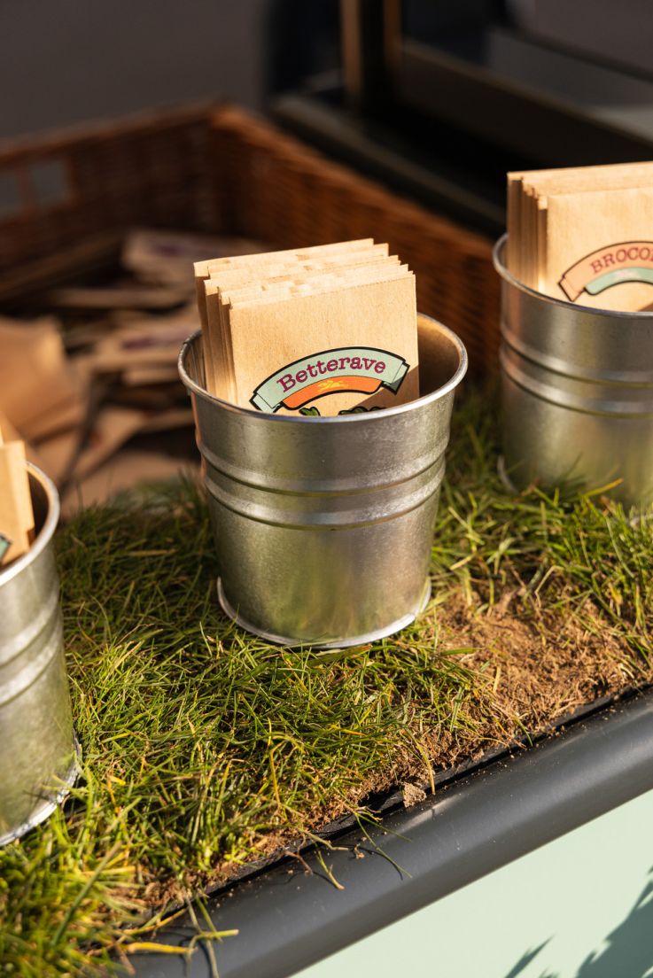 Insolite : Longchamp installe un potager éphémère sur le parvis de l'Opéra Garnier