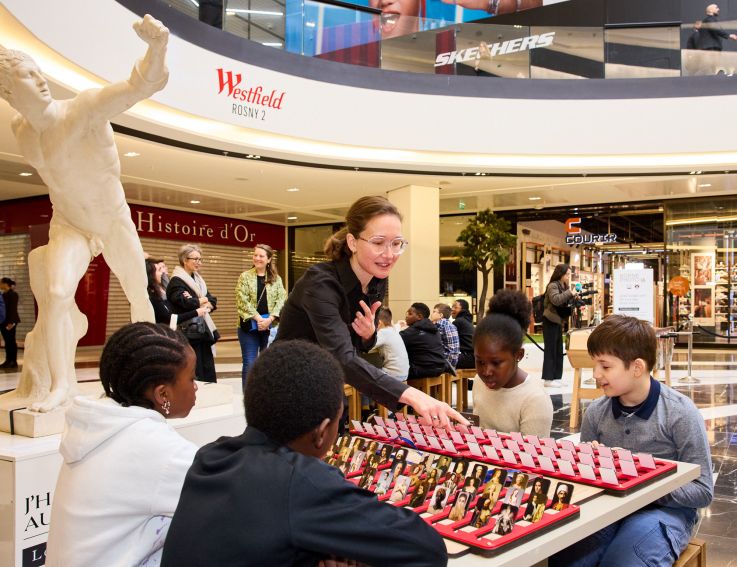 Le musée du Louvre organise une exposition gratuite sous la Canopée du Forum des Halles