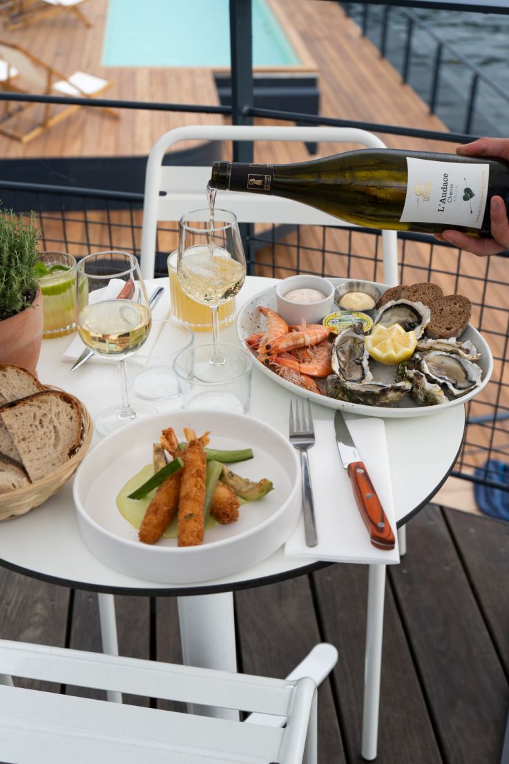 Marina les Maquereaux : terrasse sur l'eau avec piscine, resto, cocktails, huîtres & DJ sets à Paris